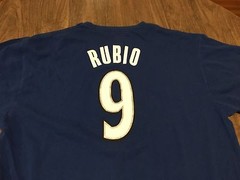 Minnesota Timberwolves Ricky Rubio 9 Smaller Fitting XL T Shirt NBA Majestic