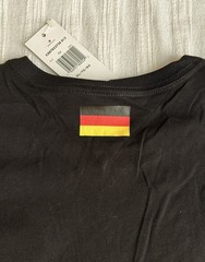 Tommy Hilfiger Germany Men’s XL T-shirt Patches/Embroider New With Tags (23×29)