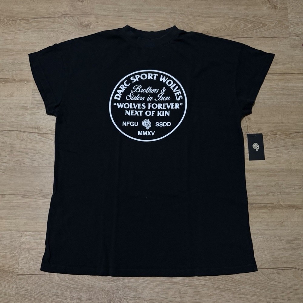 Brand new with Tags Darc Sport Wolves Forever Graphic Black T-Shirt Size: M