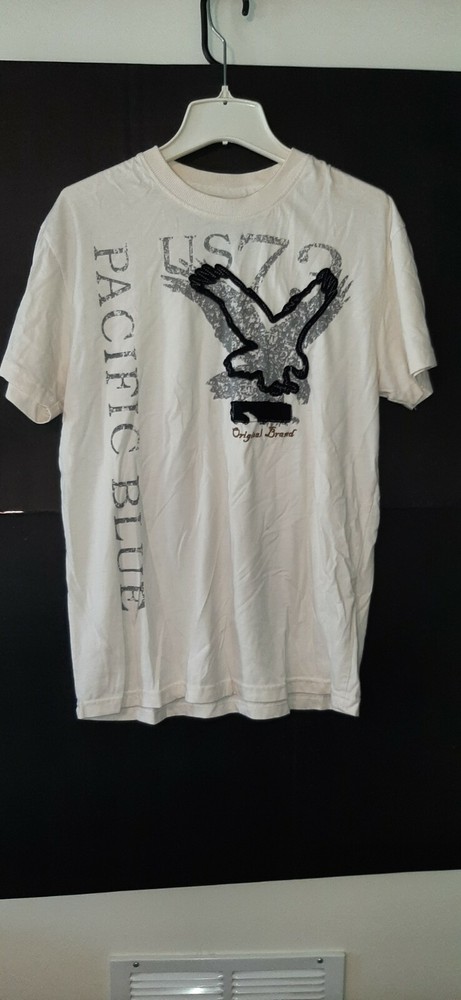 Pacific Blue Men’s Graphic-T Size Medium – Ivory