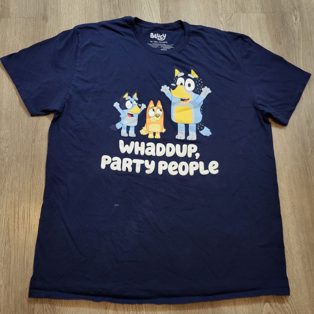 Bluey Adult T-Shirt – Bingo Bluey Whaddup, Party People Sze 2XL/2TG 50/52
