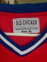 Old Chicago  76 Jersey T-Shirt Adult World Beer Tour Red V Collar Men Size XL