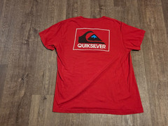 Quiksilver T-Shirt Mens Large L Red Small Chest Logo Graphic Regular Fit Cotton