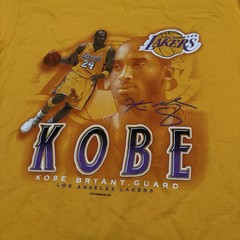 Vintage NWT Los Angeles Lakers Kobe Bryant T-Shirt Yellow Gold – Size L
