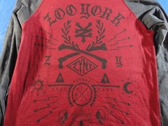 NEW DISCONTINUED ZOO YORK RED AND GRAY LONG SLEEVE GRAPHIC SHIRT MENS MEDIUM