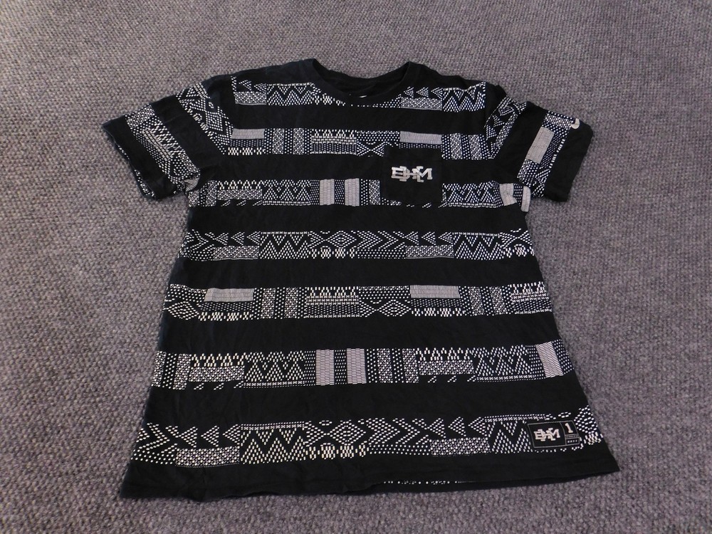 Nike Shirt Mens XL Black White Geometric Pattern Athletic Tee Pocket Streetwear