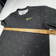 Nike Men’s The Nike Tee Dri-Fit Anti Odor Training Shirt All Over Grid & Logo M