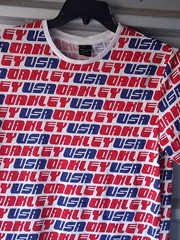 Oakley Shirt Mens Medium Red Blue Allover AOP USA Custom Fit Graphic 90s Vintage