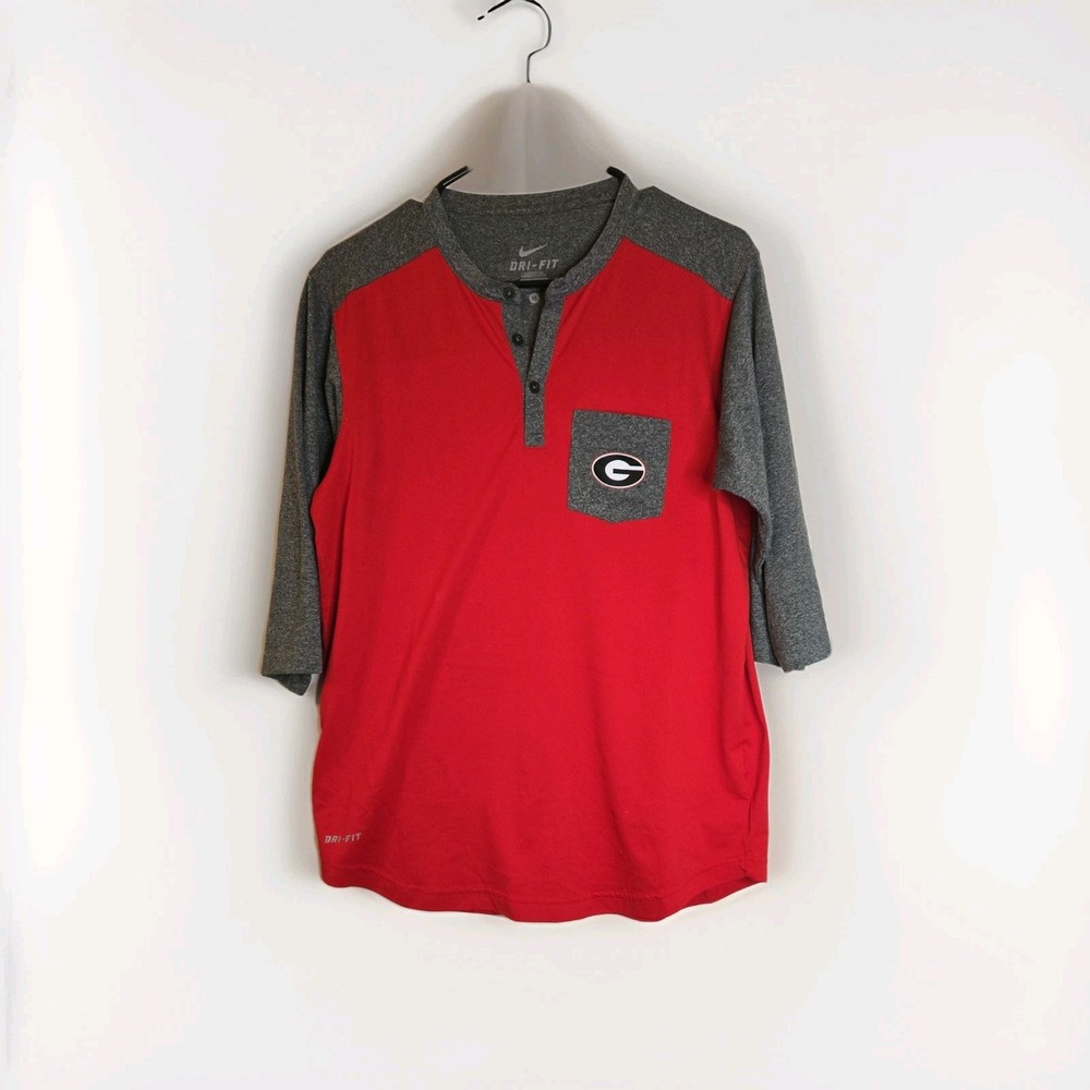 Nike Dri-Fit Gray and Red UGA Georgia Bull Dogs Mens M 3/4 Lenth Tshirt