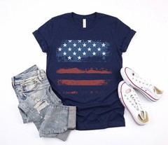 Grunge American Flag T-Shirt: Patriotic Fourth of July Unisex Tee