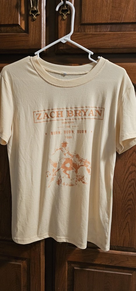 Zach Bryan The Burn Burn Burn Tour Concert Ivory Tee Size Small