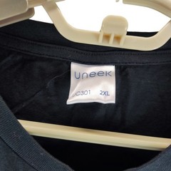 uneek mens t-shirt black crew neck short large print at the back size 2xl