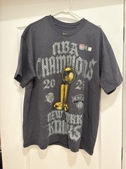 Size L New York Knicks Nike NBA Champions Crystal Rhinestone T Loose Fit Black