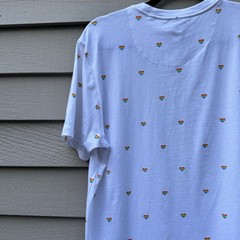 Free Planet Mens White Rainbow Heart Pride T-Shirt Love Is Love Crew Neck M NEW