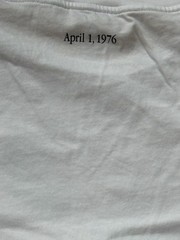 Exclusive Apple 50th Anniversary M Unworn White Graphic Tee Rainbow Apple Logo