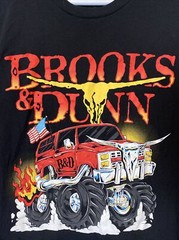 Brooks & Dunn 2013 Metal Rodeo Graphic Band Tour T Shirt Size Medium