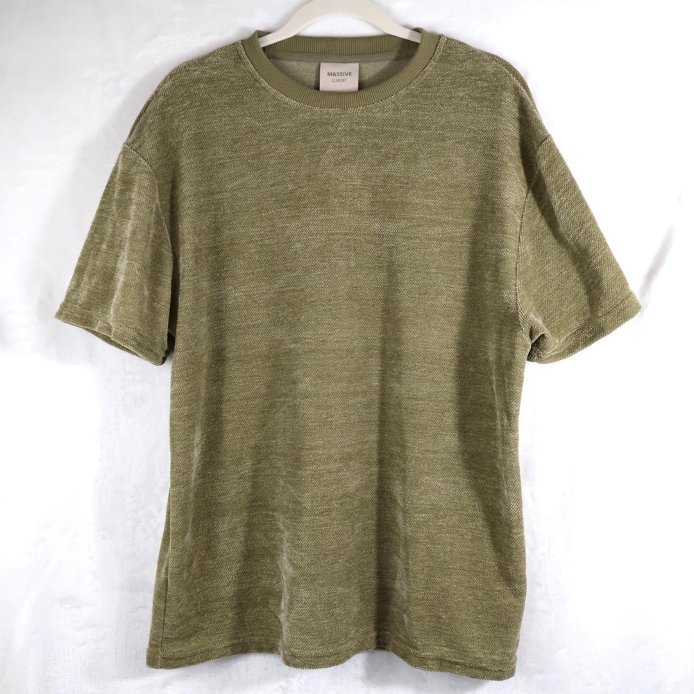 Massive Luxury Soft Touch Chenille Knit Men’s Short Sleeve Shirt Size Large