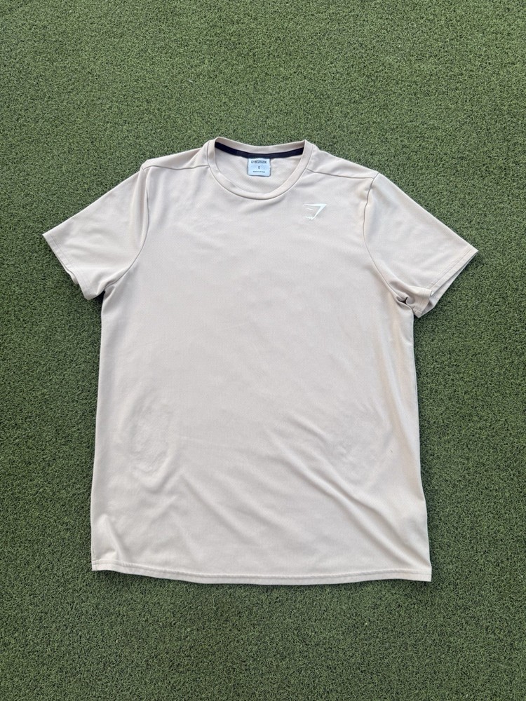 MODERN Y2K 2000s ATHLETIC SPORTY ELASTIC BREATHABLE MATERIAL GYMSHARK TAN TEE