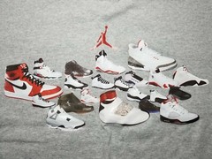 Air Jordan Retro All Shoes OG 1-21 I-XXI Vintage TShirt Medium iv xi iii xiii