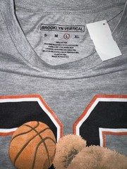 Brooklyn Vertical Men’s 100% Cotton Bear Basketball Graphic Gray Shirt Sz L NWT
