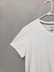 Tahari Shirt Mens XL White V Neck Lightweight Basic Tee Short Sleeve Summer Top