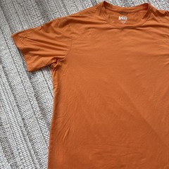 REI Co Op Tee Shirt! Men’s Size large. Lot Of 2! REI Performance Shirt! Orange