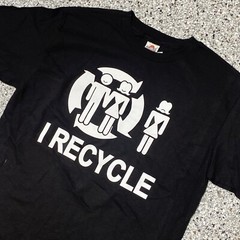 Spencer’s “I recycle” Dating Girls Black Shirt Size Medium Funny Gift NWOT