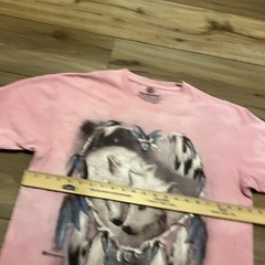 The Mountain Arctic Wolves Graphic T Shirt SZ LARGE Pink Short Sleeve 2013