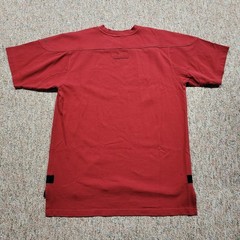 Orvis T-Shirt Mens Medium Red Short Sleeve Cotton Football Yoke Split Hem Tee