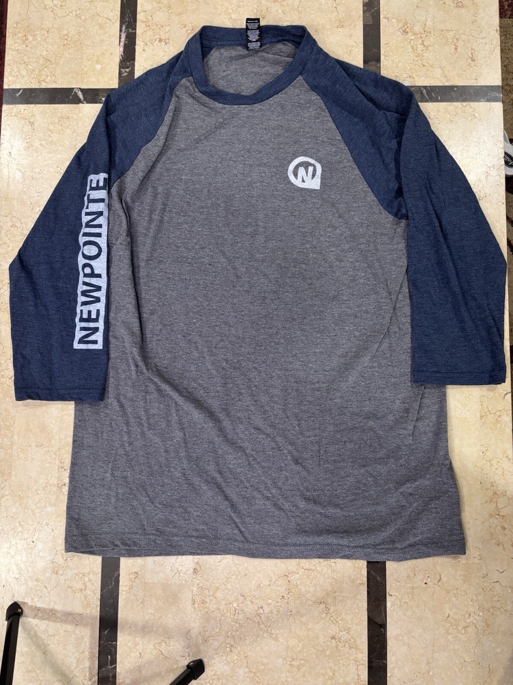 district perfect tri long sleeve Men’s Size Large Gray Blue