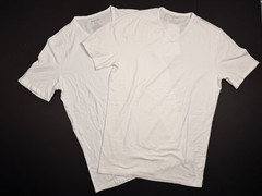 Tommy John Basics Stay-Tucked High V-Neck Undershirt Size XL – 2 Shirts