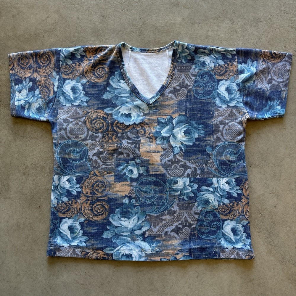 Men’s Blue Beige Floral V-Neck Short Sleeve Regular Fit T-Shirt