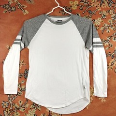 Brooklyn Cloth Shirt Men’s Large White Gray Long Sleeve T-Shirt Crew Neck Good