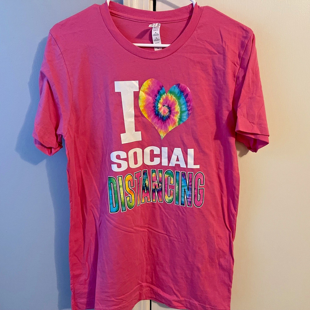 I Heart Social Distancing Graphic Crew Neck Short Sleeve Tie-Dye PinkT-Shirt Med