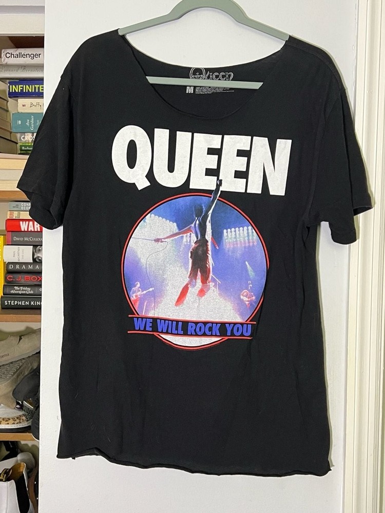 Distressed Queen We Will Rock You Freddie Mercury Graphic T-Shirt