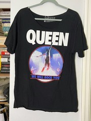 Distressed Queen We Will Rock You Freddie Mercury Graphic T-Shirt
