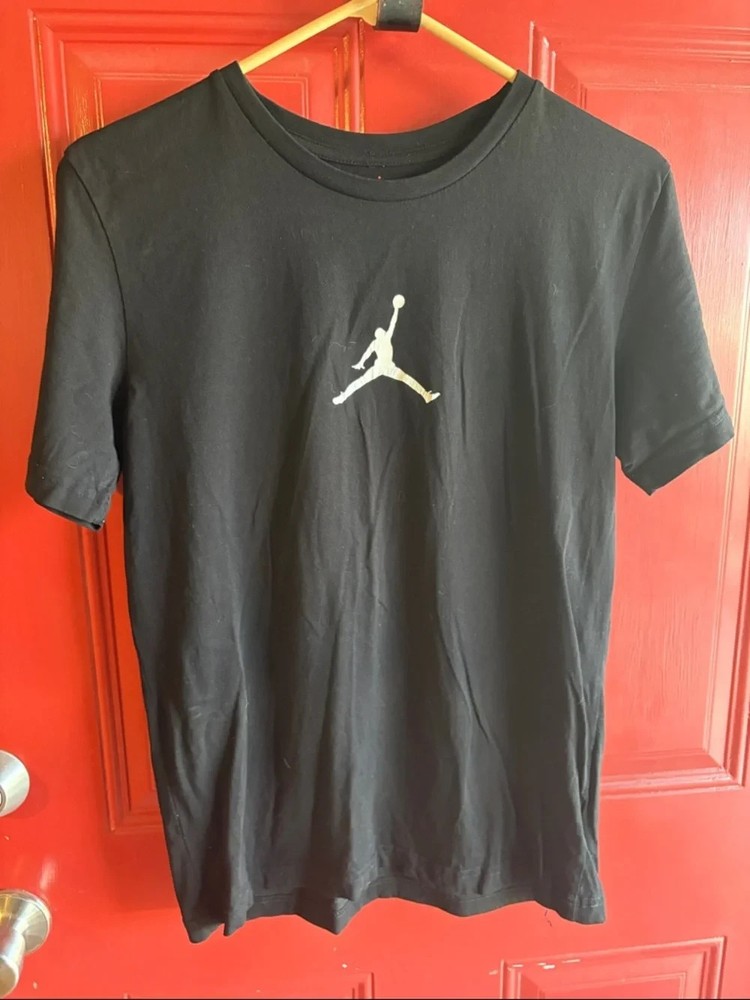 Jordan Jumpman White Graphic Men’s Black Short-Sleeve T-Shirt – Size S