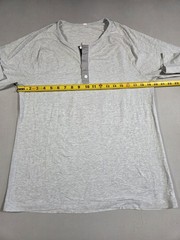 Lululemon Men’s Medium Stretch Henley T-Shirt Light Gray Button Long Sleeve Gym