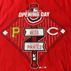 Cincinnati Reds 2019 Opening Day Short Sleeve Crewneck T-Shirt Size XXL 2XL