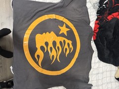 HELLSTAR Men’s Black Yellow Logo Graphic Print Tee Crew Neck Short Sleeve XL