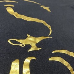 Disney Aladdin Shirt The Hit Broadway Musical Graphic Shirt Black & Gold Size M