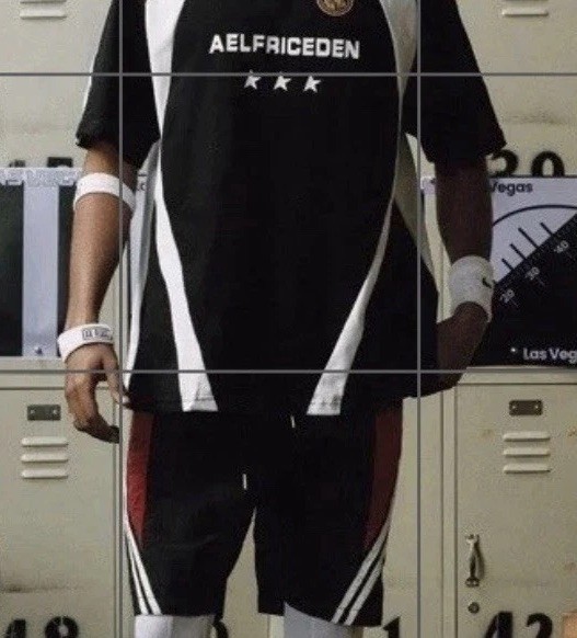 AELFRIC EDEN Contrast Color Stripe Soccer Jersey Mens Sz S Black/Wht NWT