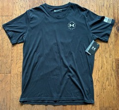 UNDER ARMOUR Freedom Flag T-Shirt Size: ( XL) Black White USA