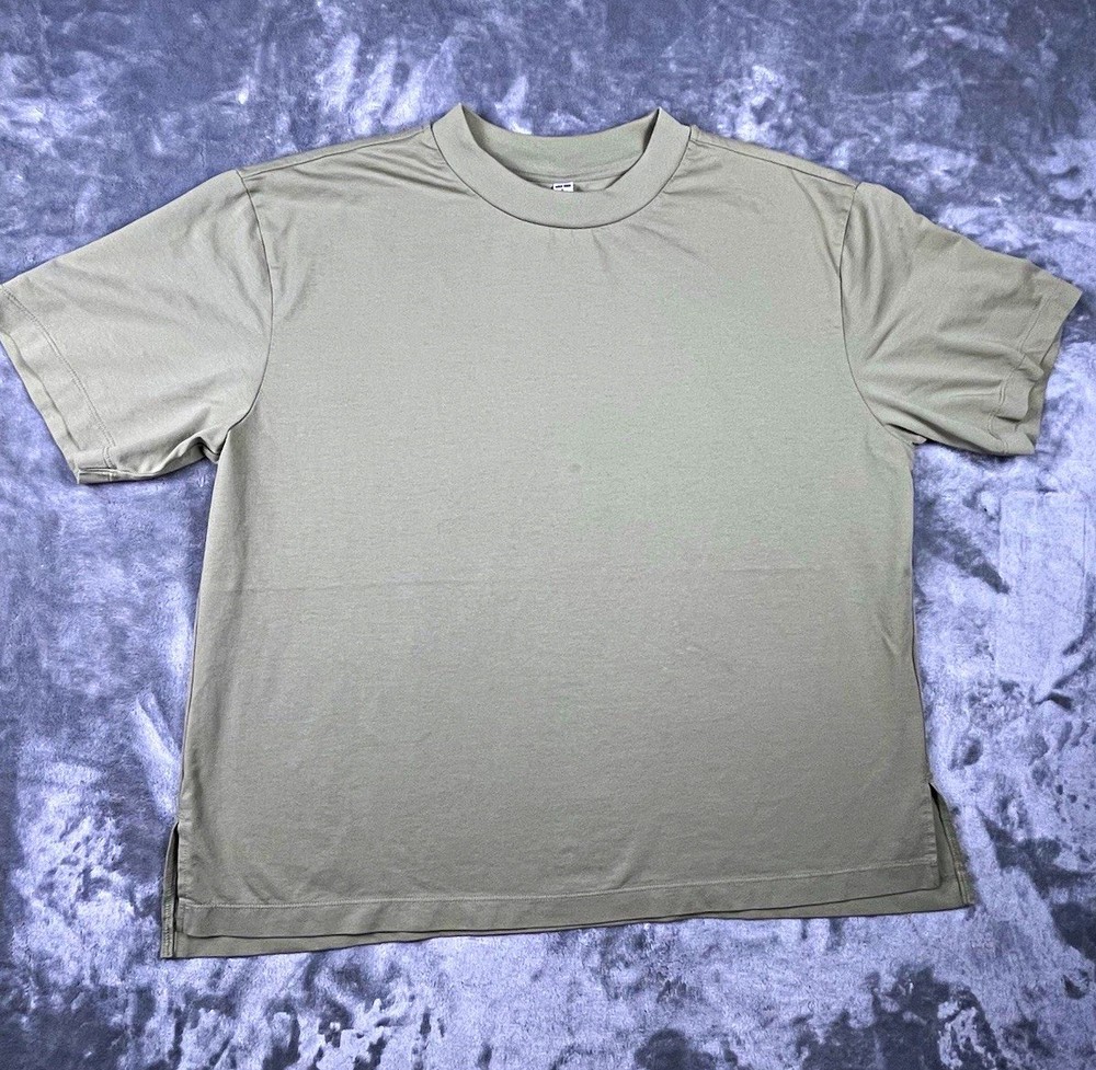 Uniqlo AIRism T Shirt Mens Large Beige Boxy Short Sleeve Crew Neck Cotton Tee