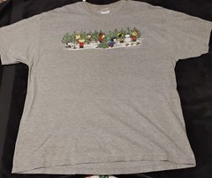 Peanuts Gang Winter Scene On Hanes Beefy T Size XL Gray