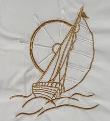 Vintage Bonnie Blain Gold Sailboat Embroidered Tee XL Gold Contrast Collar RETRO