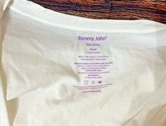 NEW Men’s Tommy John Cool Cotton Deep V-Neck Stay-Tucked Undershirt Size 2XL