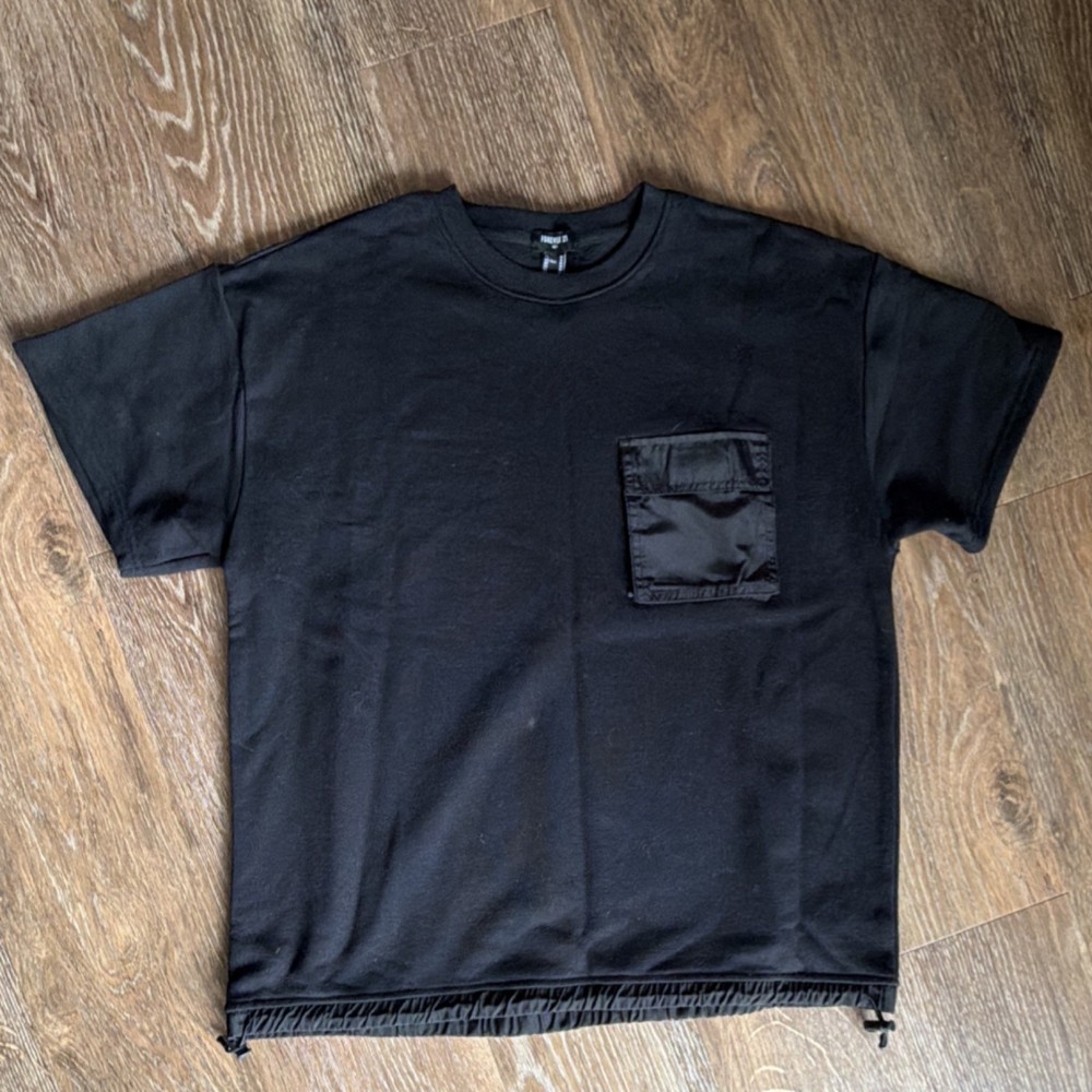 Forever 21 Black Pocket Drawstring Hem Men’s T-Shirt Crew Neck Size M