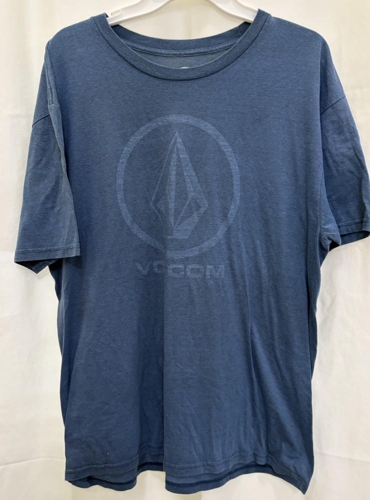 Men’s Blue Volcom, Extra Large T-Shirt Featuring Volcom Symbol On The Front. ￼￼