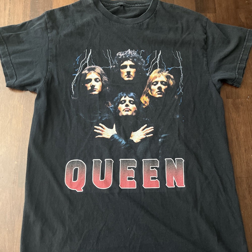 Men’s QUEEN Vintage Rock Band Medium Shirt Freddie Mercury Bohemian Rhapsody